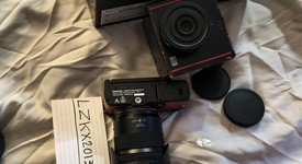Mint
													Panasonic Lumix S9 - Crimson Red, photo 3 of 7