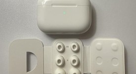 Used
													Apple AirPods Pro 2 - Lightning, photo 3 of 7