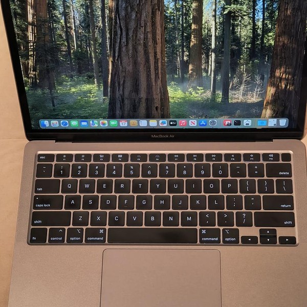 MacBook Air 2020 - 13 inch - 256 GB, Gray, 8 GB, Intel Core i3