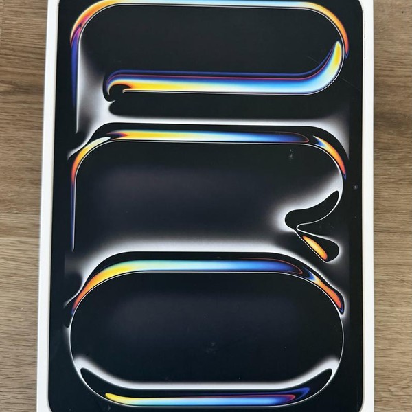 Apple iPad Pro 11 inch (M4) 2024 - Unlocked, 256 GB, Silver, 8 GB, A2837, Standard Glass