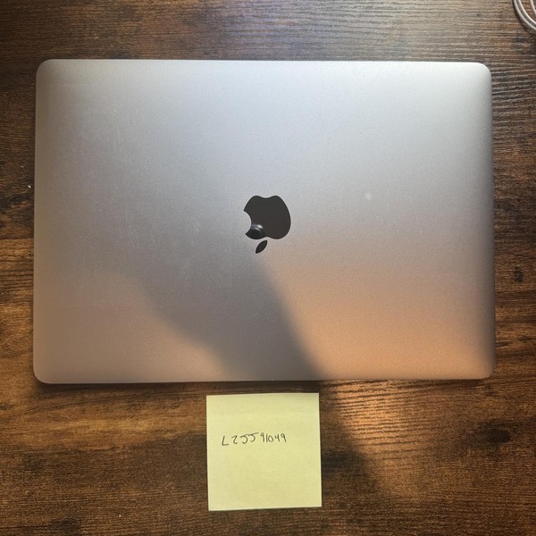 MacBook Pro 2016 (No Touch Bar) - 13 inch - Silver, 256 GB, 8 GB