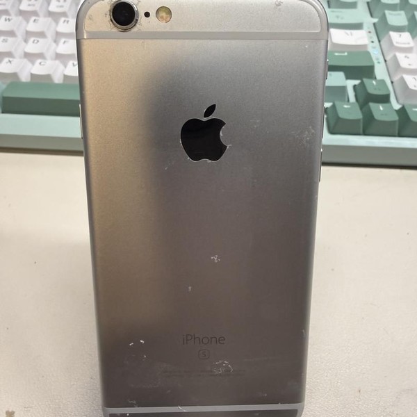 Apple iPhone 6S - Unlocked, 32 GB, Silver, A1688