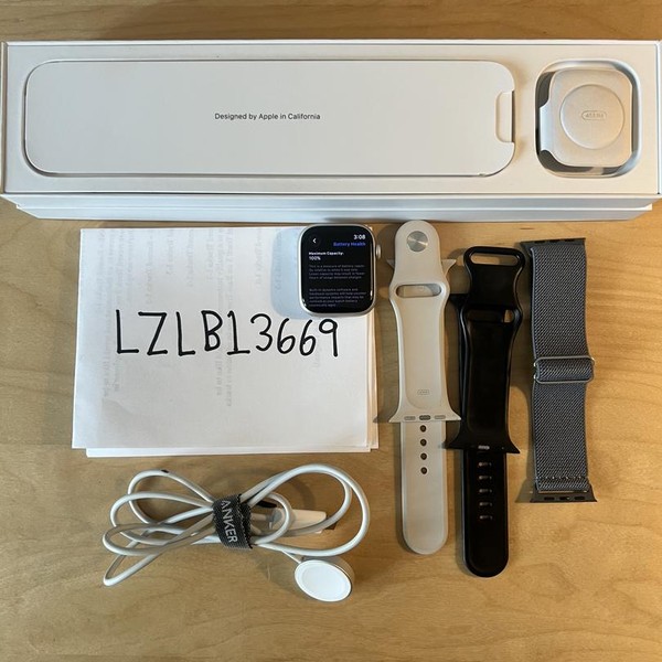 Apple Watch Series 8 45mm - Unlocked, Silver, A2774 - Cellular, Aluminum