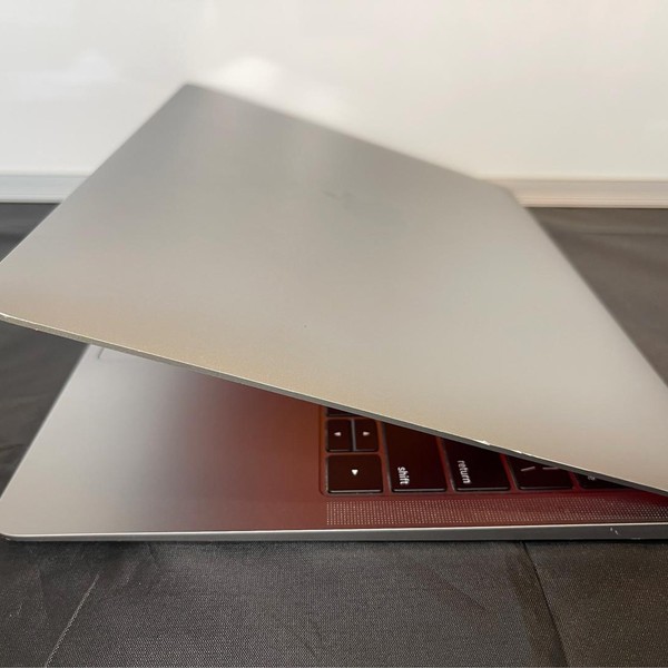 MacBook Air 2018 - 13 inch - 256 GB, Gray, 16 GB, Intel Core i5