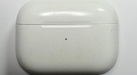 Used
													Apple AirPods Pro 2 - Lightning, photo 2 of 10