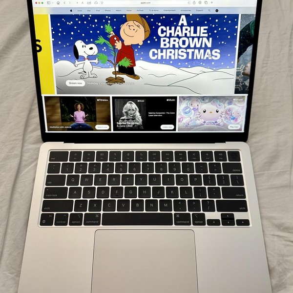 MacBook Air 2022 (M2) - 13 inch - 512 GB, Starlight, 16 GB, Apple M2
