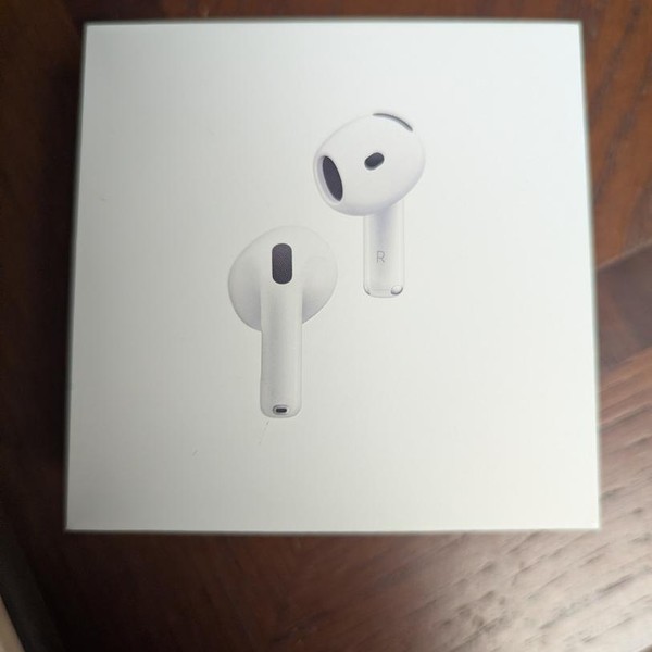 Apple AirPods (4th Gen) - Active Noise Cancellation