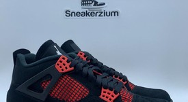 Used
													Jordan 4 Retro Red Thunder - 10.5, photo 3 of 5