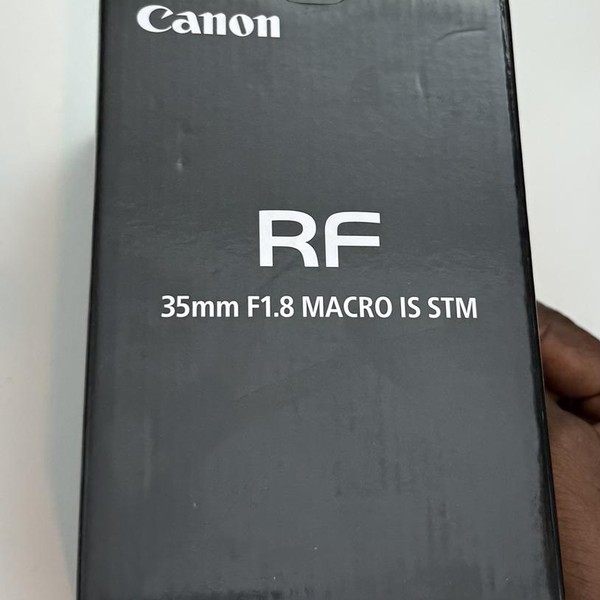 Canon RF 35mm f1.8 IS Macro STM