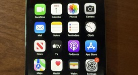 Fair
													Apple iPhone 14 Pro - Unlocked, Gold, 128 GB, A2650, photo 2 of 9
