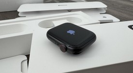 Mint
													Apple Watch Series 4 44mm - Unlocked, Gray, A1976 - Cellular, Aluminum, photo 5 of 11