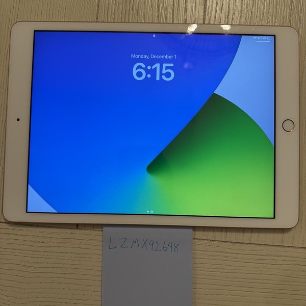 Apple iPad 7th Gen - Wi-Fi, 32 GB, Gold, A2197