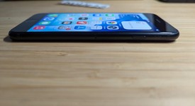 Good
													Apple iPhone SE 3rd Gen 2022 - Unlocked, Midnight, 128 GB, A2595, photo 4 of 13