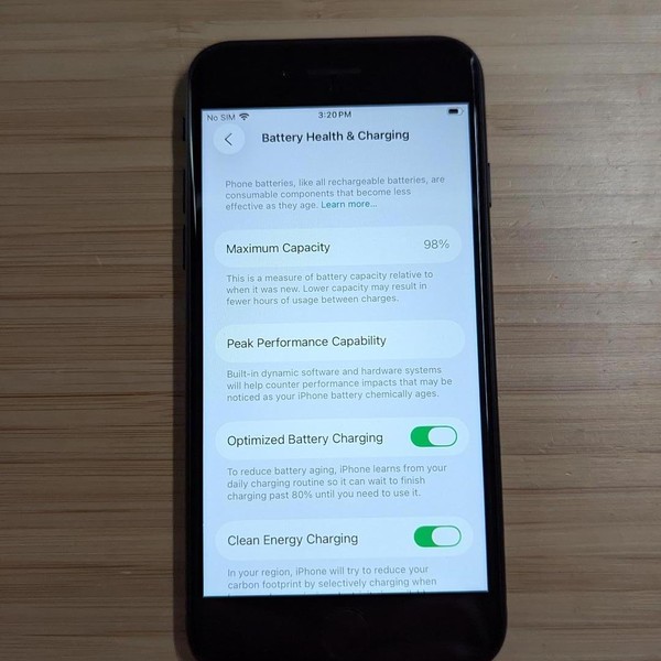 Apple iPhone SE 3rd Gen 2022 - Unlocked, 64 GB, Midnight, A2595