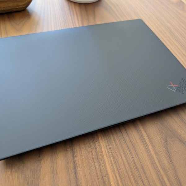 Lenovo ThinkPad X1 Carbon (10th Gen) - 256 GB, Black, 16 GB, Intel Core i5
