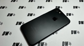 Mint
													Apple iPhone 7 - Unlocked, Black, 32 GB, A1660, photo 2 of 5