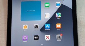 Good
													Apple iPad 5th Gen - Unlocked, Gray, 32 GB, A1823, photo 1 of 3