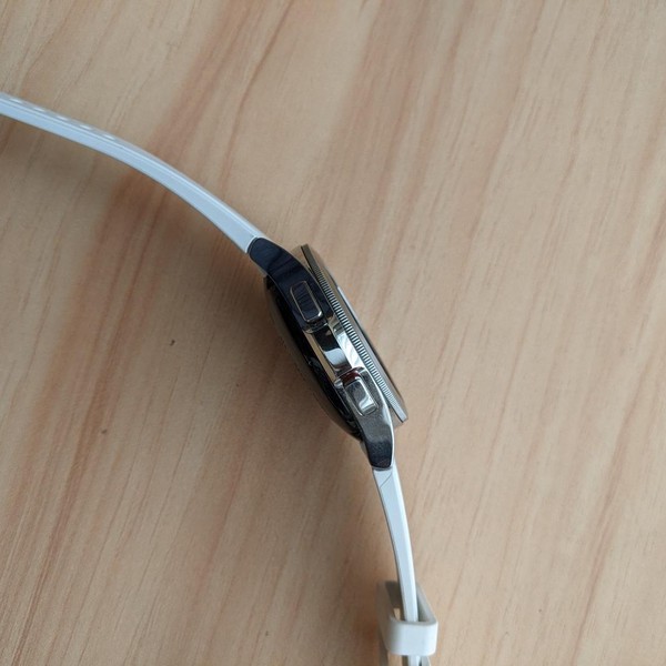 Samsung Galaxy Watch4 Classic - Wi-Fi, Silver, 42mm