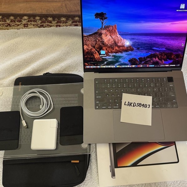 MacBook Pro 2021 - 16 inch - 1 TB, Gray, 16 GB, Apple M1 Pro 10-core
