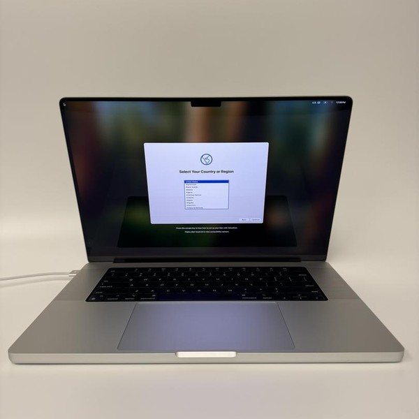 MacBook Pro 2024 - 16 inch - 1 TB, Silver, 36 GB, Apple M4 Max 14-core