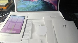 Good
													Apple iPad Pro 12.9" 4th Gen 2020 - Unlocked, Gray, 256 GB, A2069, photo 5 of 8