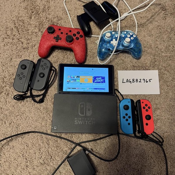 Nintendo Switch - 32 GB, Red & Blue