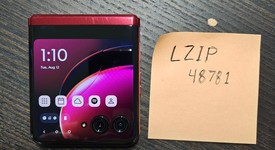 Good
													Motorola Razr Plus (2023) - Unlocked, Magenta, 256 GB, 8 GB, photo 5 of 5