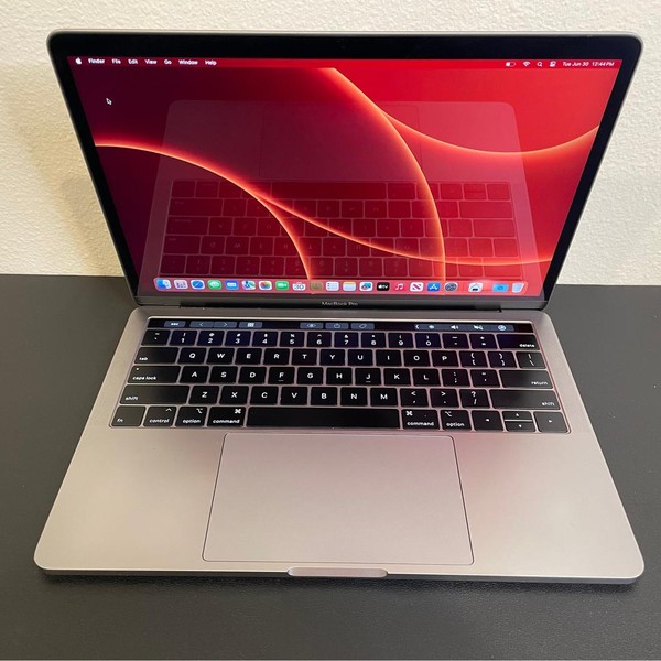 MacBook Pro 2019 - 13 inch - 256 GB, Gray, 8 GB, Intel Core i5