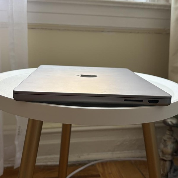 MacBook Pro Late 2023 (M3) - 14 inch - 1 TB, Gray, 24 GB, Apple M3, 10-core GPU