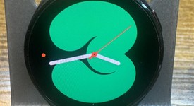 Good
													Samsung Galaxy Watch4 - Unlocked, Black, 40mm, photo 1 of 6