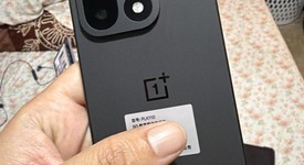 Mint
													OnePlus 15 - Unlocked Non-US, Infinite Black, 256 GB, 12 GB, photo 3 of 10