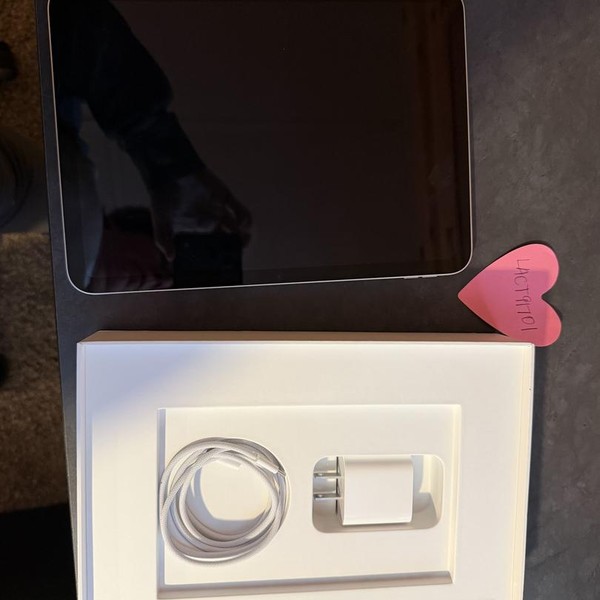 Apple iPad 11th Gen - Wi-Fi, 128 GB, Silver, A3354