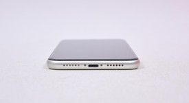 Good
													Apple iPhone 11 - Verizon, White, 64 GB, A2111, photo 4 of 8