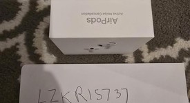 New
													Apple AirPods 4th Gen - Active Noise Cancellation, photo 2 of 4