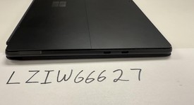Good
													Microsoft Surface Pro 9 - Wi-Fi, I7, Graphite, 256 GB, 16 GB, Wi-Fi, photo 4 of 9