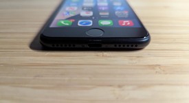 Good
													Apple iPhone SE 3rd Gen 2022 - Unlocked, Midnight, 128 GB, A2595, photo 4 of 15