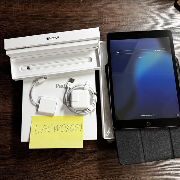 Apple iPad 7th Gen - Wi-Fi, 32 GB, Gray, A2197