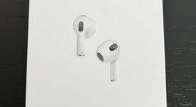 New
													Apple AirPods 3rd Gen - Lightning Case, photo 1 of 3