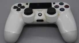 Good
													DualShock 4 Wireless Controller - White, photo 3 of 5