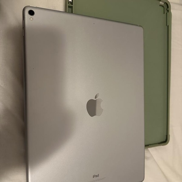 Apple iPad Pro 12.9 inch 2nd Gen 2017 - Wi-Fi, 512 GB, Silver