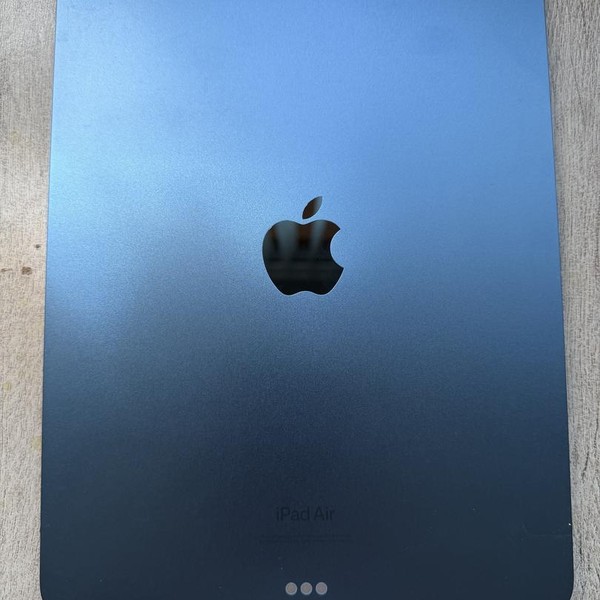 Apple iPad Air (5th Gen) - Wi-Fi, 64 GB, Blue, A2588