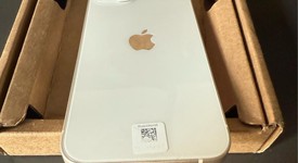 Mint
													Apple iPhone 13 - Unlocked, Starlight, 128 GB, A2482, photo 4 of 8