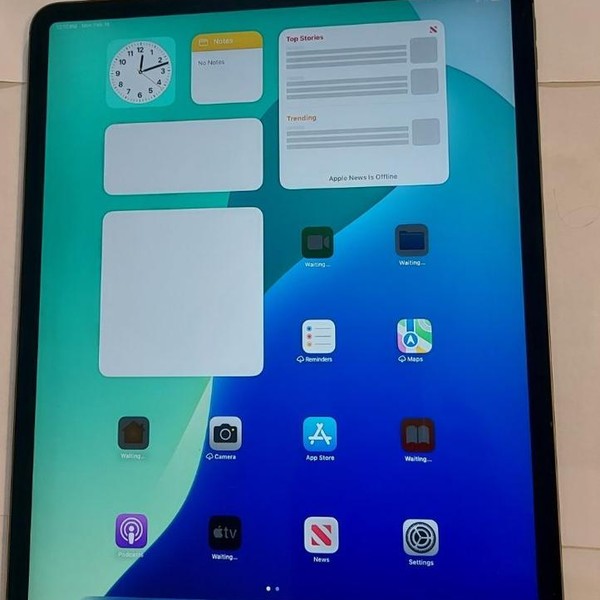 Apple iPad Pro 12.9 inch 3rd Gen 2018 - Unlocked, 64 GB, Gray, A2014