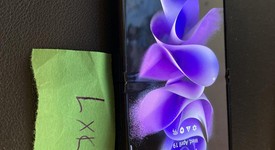 Good
													Samsung Galaxy Z Flip3 5G - Unlocked, Black, 256 GB, 8 GB, SM-F711U1, photo 5 of 6