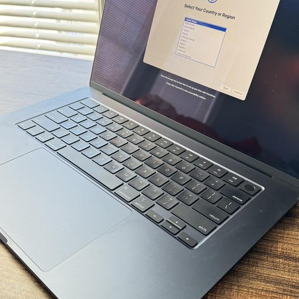 MacBook Air 2023 (M2) - 15 inch - 512 GB, Midnight, 24 GB, Apple M2