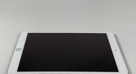 Good
													Apple iPad 8th Gen - Unlocked, Silver, 32 GB, A2428, photo 5 of 7
