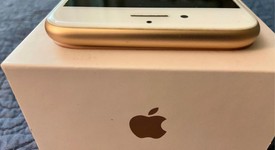 Mint
													Apple iPhone 8 - Unlocked, Gold, 64 GB, A1863, photo 4 of 19