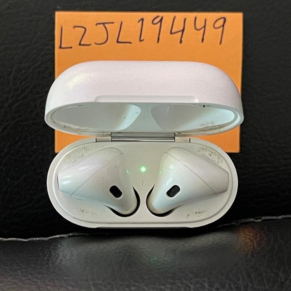 Apple AirPods 2nd Gen - Lightning Case