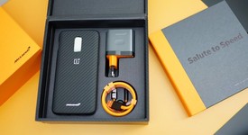 Mint
													OnePlus 6T - Unlocked, Gloss Black, 256 GB, 10 GB, A6013, McLaren Edition, photo 1 of 5