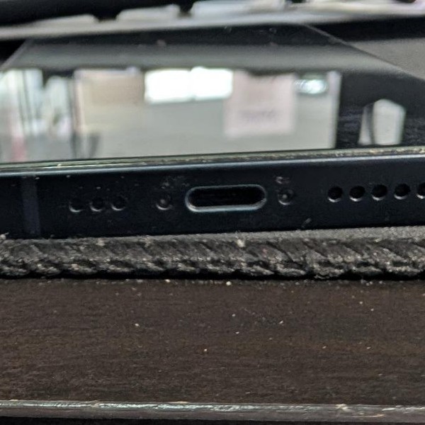 Apple iPhone 13 - Cricket, 128 GB, Midnight, A2482